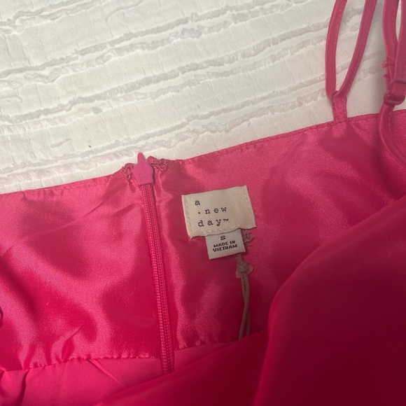 A NEW DAY- GORGEOUS TOP - Picture 2 of 3